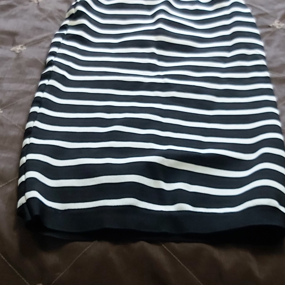 Black & White knee length pencil skirt.